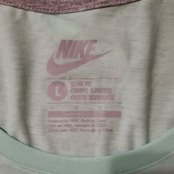 Nike Women's Light Green 'Just Do It' Tee - Picture 2 of 4